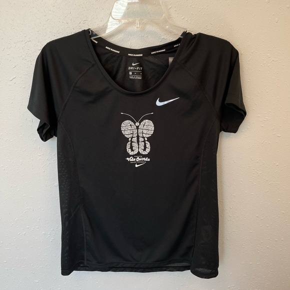 Nike Tops - NIKE Shirt